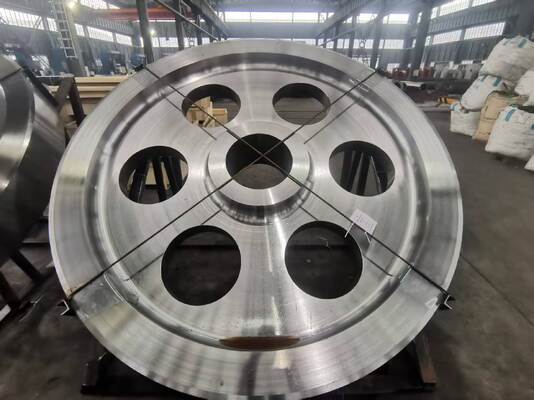 Verscheiden metalen smeden voor technische projecten op maat die op maat gemaakte mechanische en fysische eigenschappen vereisen